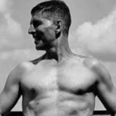 “Don’t be a product of a product,” says Akshay Kumar as he posts a shirtless picture of himself  