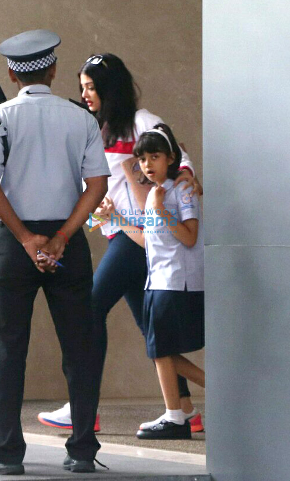 Photos: Aishwarya Rai Bachchan and Aaradhya Bachchan snapped Photos: Aishwarya Rai Bachchan and Aaradhya Bachchan snapped