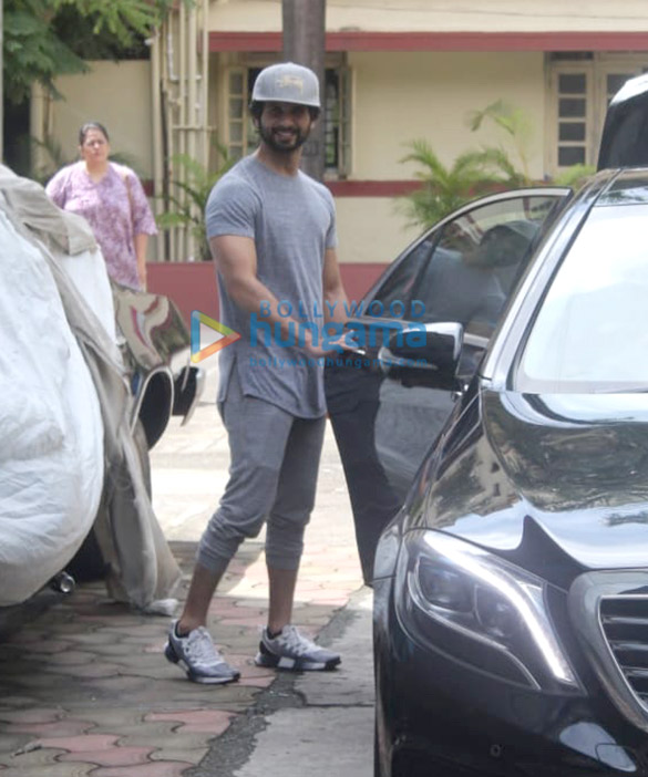Photos: Shahid Kapoor and Amrita Arora snapped at I Think Fitness in Bandra