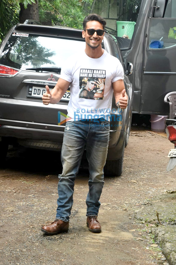Photos: Tiger Shroff spotted during War promotions Photos: Tiger Shroff spotted during War promotions