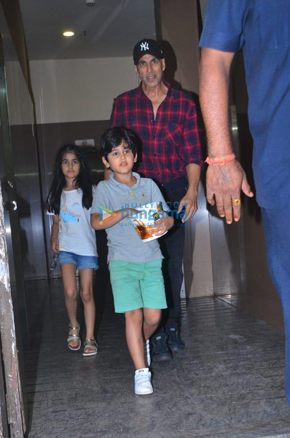 Photos: Akshay Kumar snapped with his daughter Nitara Kumar at PVR, Juhu
