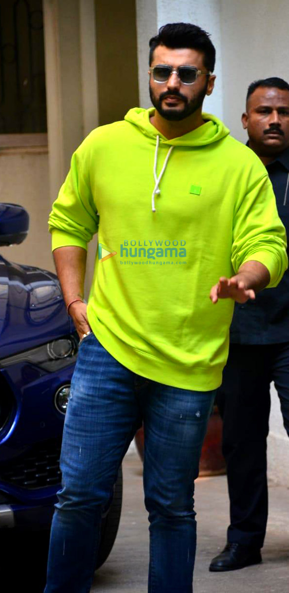Photos: Arjun Kapoor snapped at a dubbing studio in Juhu