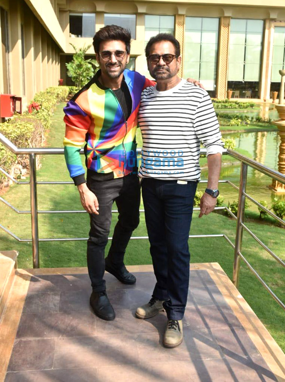 Photos: Cast of Pagalpanti snapped promoting their film Photos: Cast of Pagalpanti snapped promoting their film