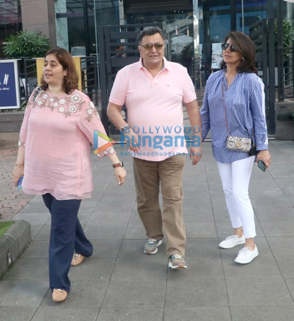 Photos: Rishi Kapoor, Neetu Singh and Randhir Kapoor snapped at Yauatcha, BKC Photos: Rishi Kapoor, Neetu Kapoor and Randhir Kapoor snapped at Yauatcha, BKC