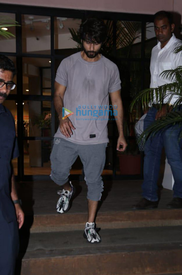 Photos: Shahid Kapoor snapped at the gym in Bandra