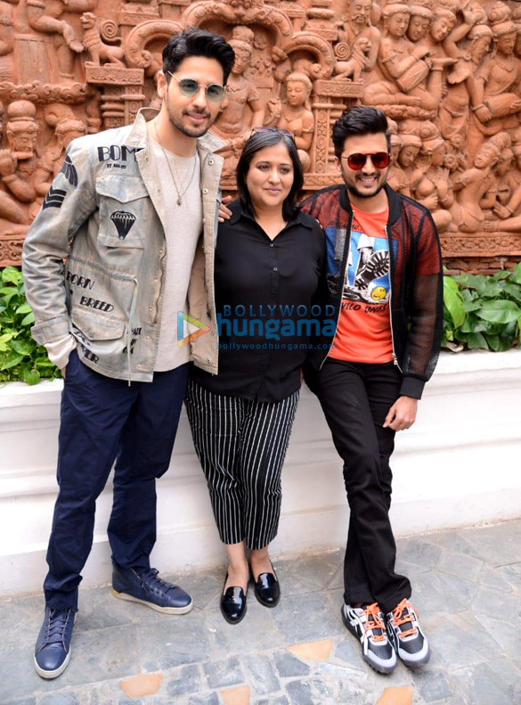 Photos: Sidharth Malhotra, Riteish Deshmukh and Manisha Advani snapped during Marjaavaan promotions at Imperial, New Delhi Photos: Sidharth Malhotra and Riteish Deshmukh, Manisha Advani snapped during Marjaavaan promotions at Imperial, New Delhi