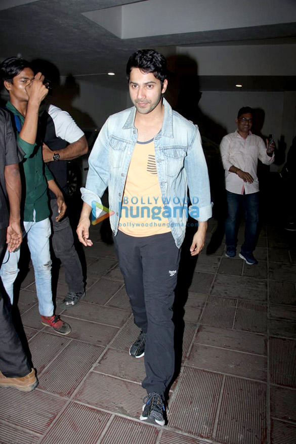 Photos: Varun Dhawan, Kiara Advani and Yami Gautam spotted at Manish Malhotra’s house in Bandra