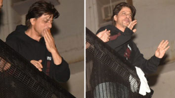 Shah Rukh Khan greets his fans on his 54th birthday at Mannat (watch videos)