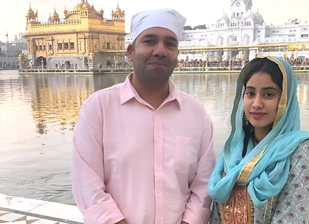 Before Dostana 2 begins, Janhvi Kapoor seeks blessings at Golden Temple in Punjab