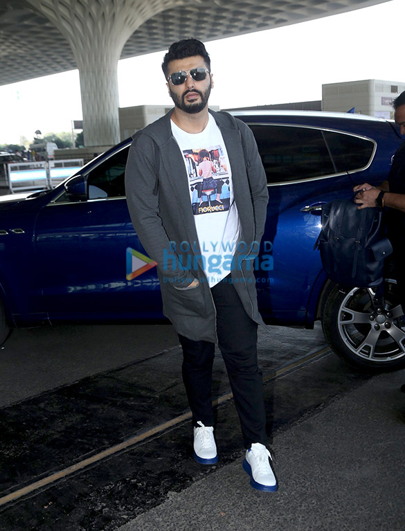 Photos: Arjun Kapoor, Raveena Tandon, Vardhan Puri and others snapped at the airport Photos: Arjun Kapoor, Raveena Tandon, Vardhan Puri, Yuvraj Singh and Hazel Keech snapped at the airport