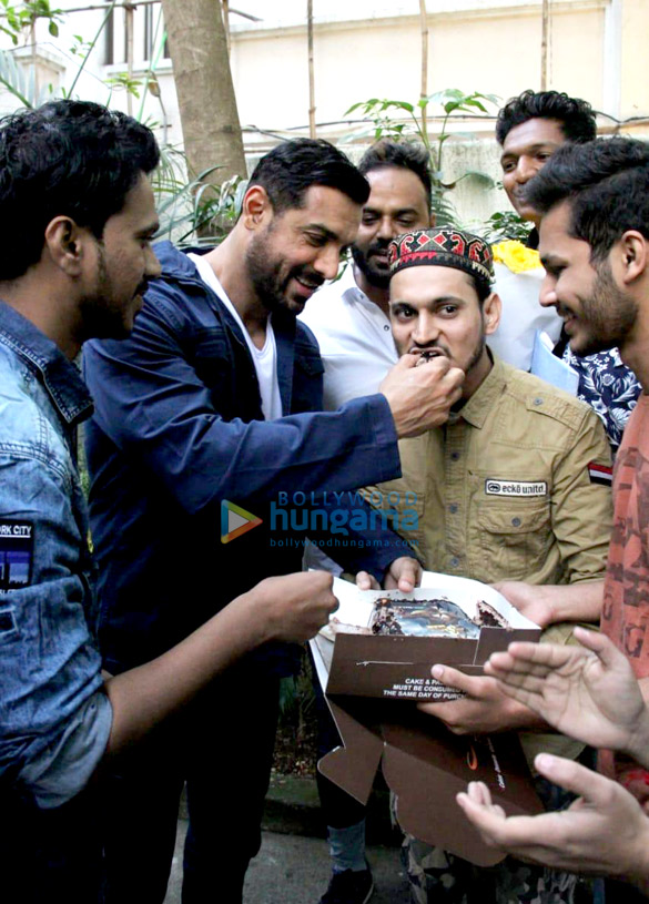 Photos: John Abraham celebrates his birthday with fans at his office in Bandra Photos: John Abraham celebrates his birthday with fans at his office in Bandra