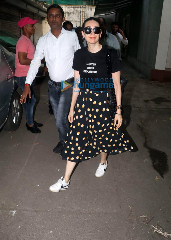 Photos: Karisma Kapoor snapped in Khar
