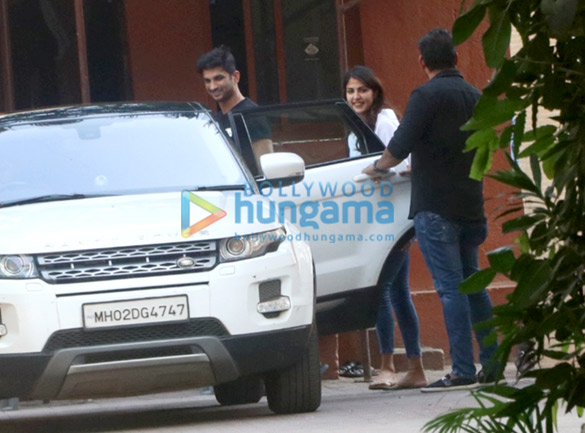 Photos: Rhea Chakraborty and Sushant Singh Rajput snapped in Bandra