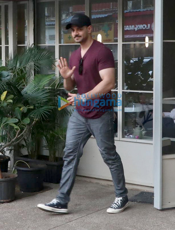 Photos: Sooraj Pancholi and Rakul Preet Singh spotted at Sequel in Bandra Photos: Sooraj Pancholi and Rakul Preet Singh spotted at Sequel in Bandra