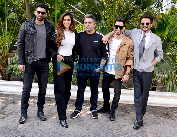 Photos: Disha Patani, Aditya Roy Kapur, Anil Kapoor, Kunal Khemu and Mohit Suri snapped promoting Malang at India Gate, Delhi