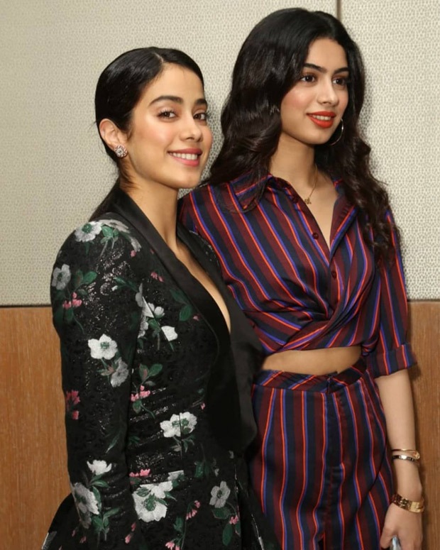 This old picture of Janhvi Kapoor and Khushi Kapoor will surely remind you of Sridevi