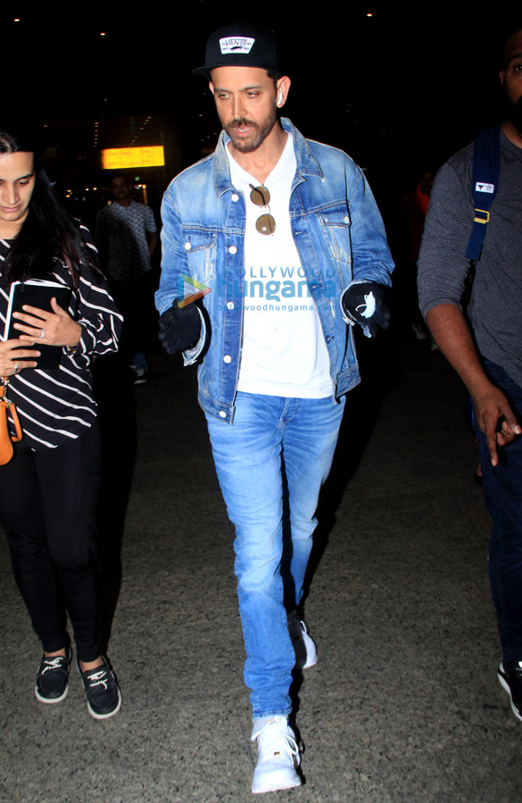 Photos: Hrithik Roshan, Sidharth Malhotra, Karan Johar and others snapped at the airport Photos: Hrithik Roshan, Sidharth Malhotra, Karan Johar and others snapped at the airport