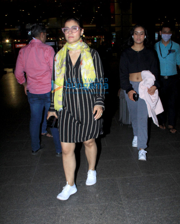 Photos: Kajol snapped with daughter Nysa Devgn at the airport