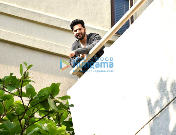 Photos: Varun Dhawan snapped at a dubbing studio Photos: Varun Dhawan snapped at dubbing studio