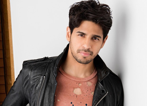 Sidharth Malhotra shares his fond memories of moving to Mumbai at the age of 21 and his relationship with his father! Sidharth Malhotra shares his fond memories of moving to Mumbai at the age of 21 and his relationship with his father!
