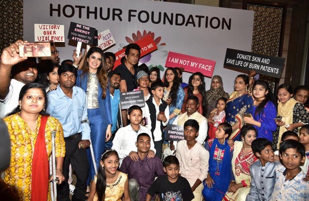 Sonu Sood joins hands with Kulsum Shadab Wahab to help daily wagers and domestic abuse victims Sonu Sood joins hands with Kulsum Shadab Wahab to help daily wagers and domestic abuse victims