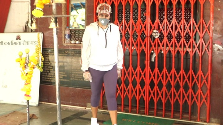 Ekta Kapoor snapped at a temple in Juhu Ekta Kapoor snapped at a temple in Juhu
