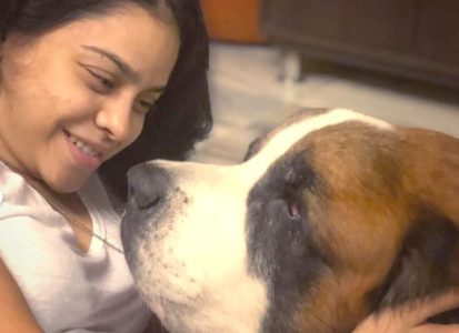 Sumona Chakravarti Of The Kapil Sharma Show Bids Adieu To Her Pet Dog Rooney After 12 5 Years Bollywood News Bollywood Hungama sumona chakravarti of the kapil sharma