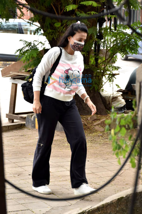 Photos: Ameesha Patel snapped at Kromakay salon in Juhu