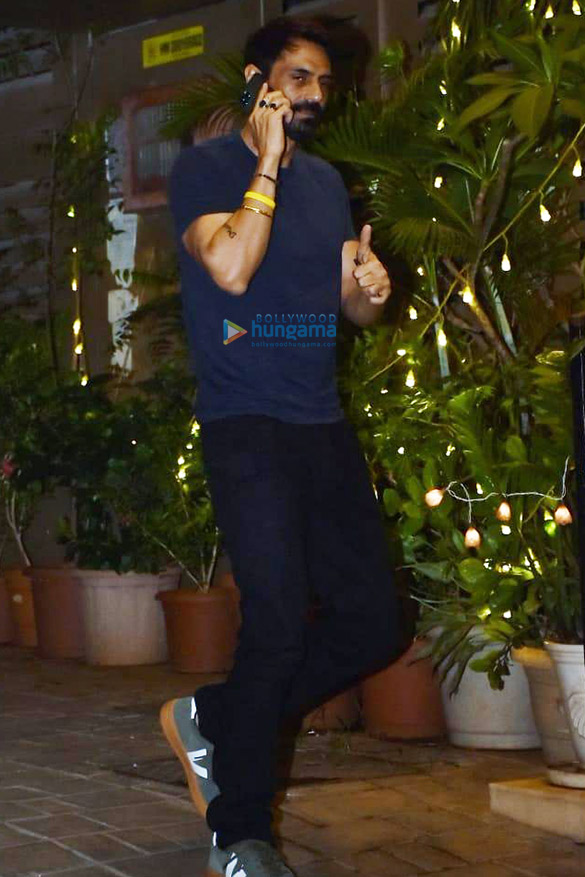 Photos: Arjun Rampal snapped in Mumbai