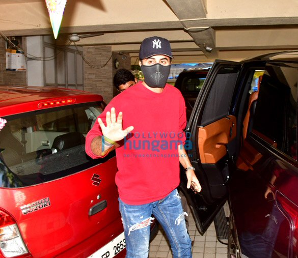 Photos: Ranbir Kapoor spotted at a dubbing studio
