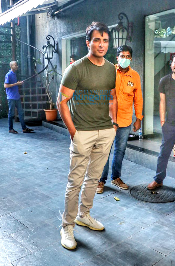 Photos: Sonu Sood snapped in Juhu Photos: Sonu Sood snapped in Juhu