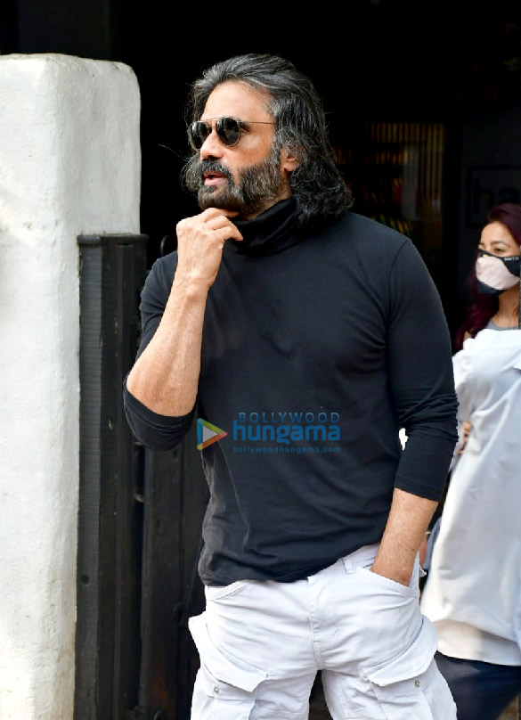Photos: Suniel Shetty, Siddharth Roy Kapur and Shashank Khaitan snapped at Hakim Aalim’s salon