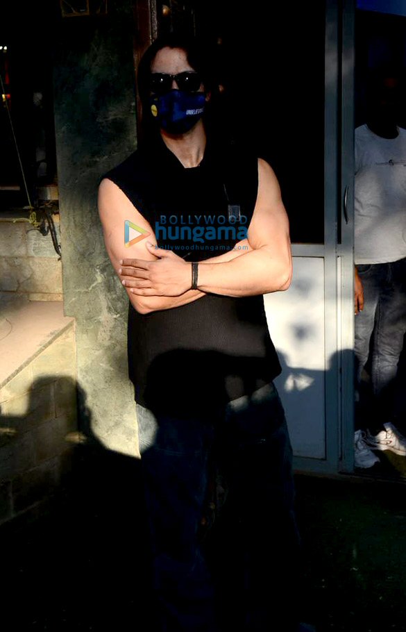 Photos: Tiger Shroff and Sunny Singh Nijjar snapped in Juhu