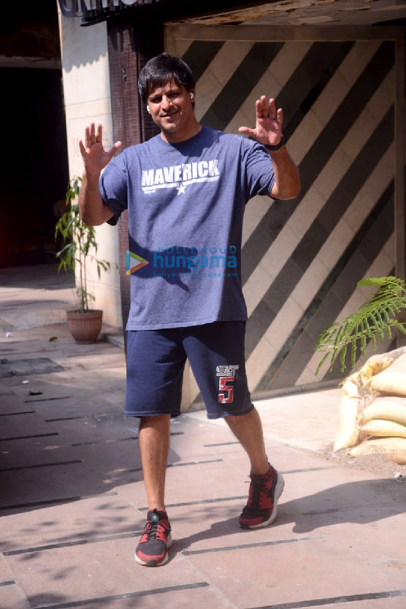 Photos: Vivek Oberoi snapped at the gym in Juhu