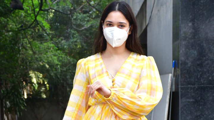 Tamanna Bhatia spotted post-lunch with friends at Bandra Tamanna Bhatia spotted post-lunch with friends at Bandra