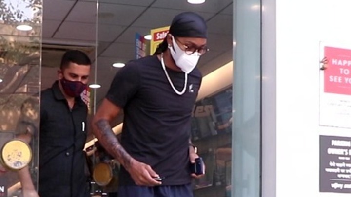 Hardik Pandya spotted at Vijay Sales store Bandra Hardik Pandya spotted at Vijay Sales store Bandra