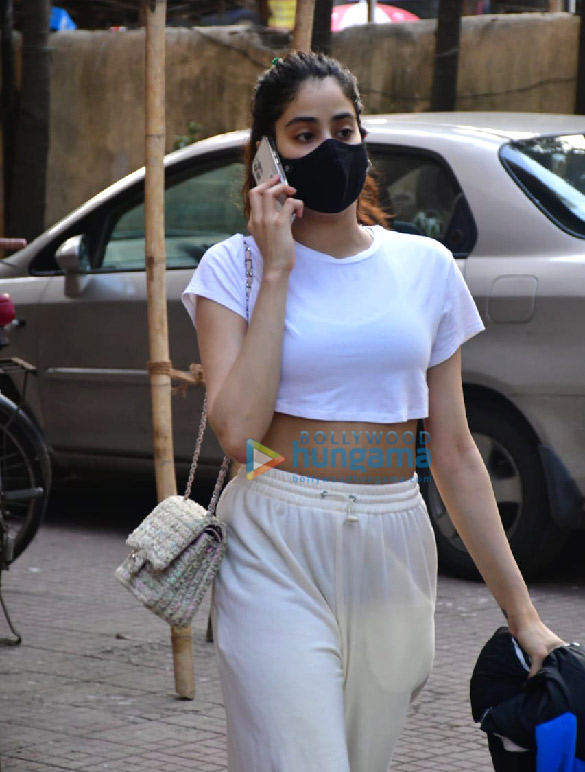 Photos: Janhvi Kapoor spotted at Pilates Photos: Janhvi Kapoor spotted at Pilates