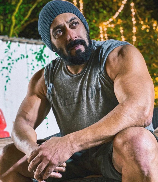 Post His 55th Birthday, Salman Khan Flaunts His Ripped Physique In New ...