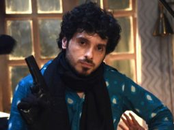 Divyenndu took inspiration from this author for his character of an aspiring pulp fiction writer in ‘Bicchoo Ka Khel’ Divyenndu took inspiration from this guy for his character of an aspiring pulp fiction writer in ‘Bicchoo Ka Khel’!