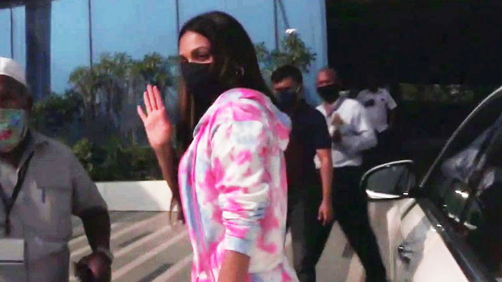Kiara Advani spotted at Murad Khetani’s office for Bhool Bhulaiyaa 2 meeting Kiara Advani spotted at Murad Khetani's office for Bhool Bhulaiyaa 2 meeting