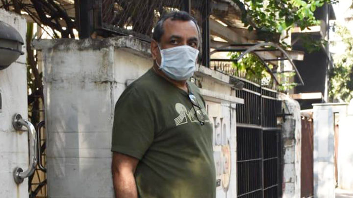 Paresh Rawal spotted at Dental Clinic in Juhu Paresh Rawal spotted at Dental Clinic in Juhu