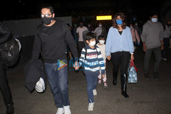 Photos: Ayushmann Khurrana, Urvashi Dholakia, Gauahar Khan and others snapped at the airport Photos: Ayushmann Khurrana, Urvashi Dholakia, Gauahar Khan and others snapped at the airport