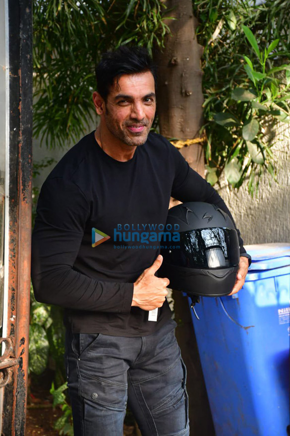 Photos: John Abraham spotted in Bandra