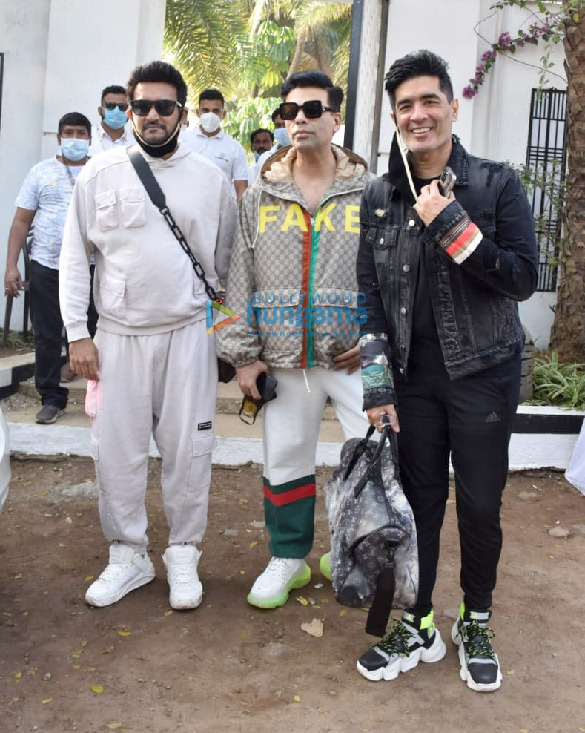 Photos: Karan Johar, Manish Malhotra, Shashank Khaitan spotted leaving Varun Dhawan’s wedding venue Photos: Karan Johar, Manish Malhotra, Shashank Khaitan spotted leaving the Varun Dhawan's wedding venue