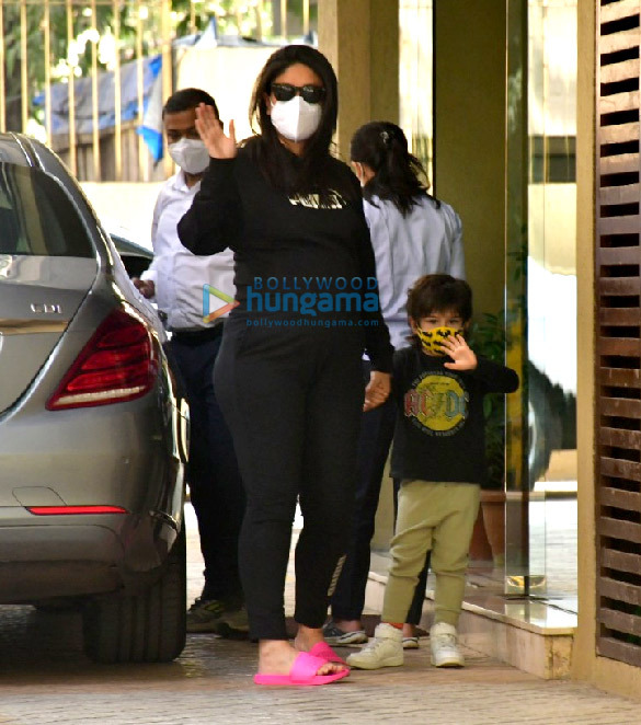 Photos: Kareena Kapoor Khan spotted at Karisma Kapoor’s house with Taimur Ali Khan Photos: Kareena Kapoor Khan spotted at Karisma Kapoor's house with Taimur Ali Khan