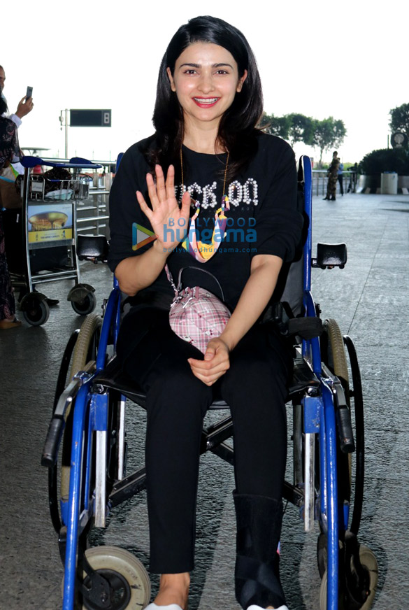 Photos: Prachi Desai, Zareen Khan, Gauahar Khan and others snapped at the airport Photos: Prachi Desai, Zareen Khan, Gauahar Khan and others snapped at the airport