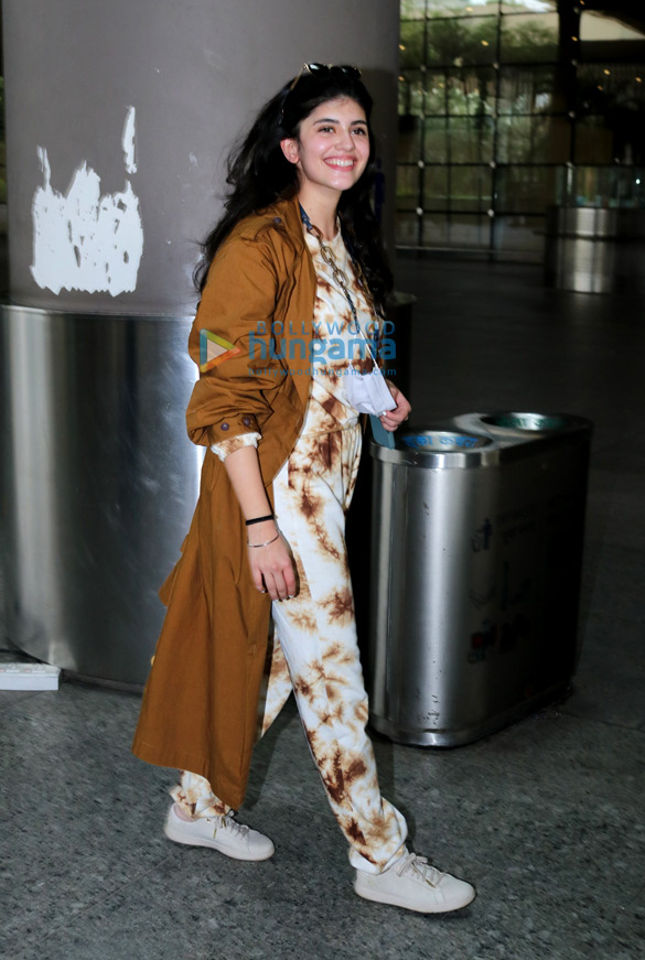 Photos: Sanjana Sanghi, Rakul Preet Singh and others snapped at the airport Photos: Sanjana Sanghi, Rakul Preet Singh and others snapped at the airport