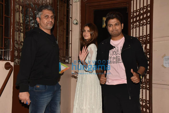 Photos: Tara Sutaria, Ankit Tiwari and Mohit Suri snapped at dubbing studio in Bandra Photos: Tara Sutaria, Ankit Tiwari and Mohit Suri snapped at dubbing studio in Bandra