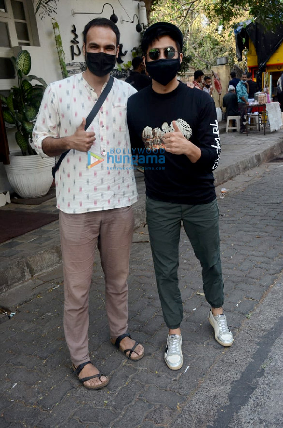 Photos: Aparshakti Khurrana snapped in Juhu Photos: Aparshakti Khurrana snapped in Juhu