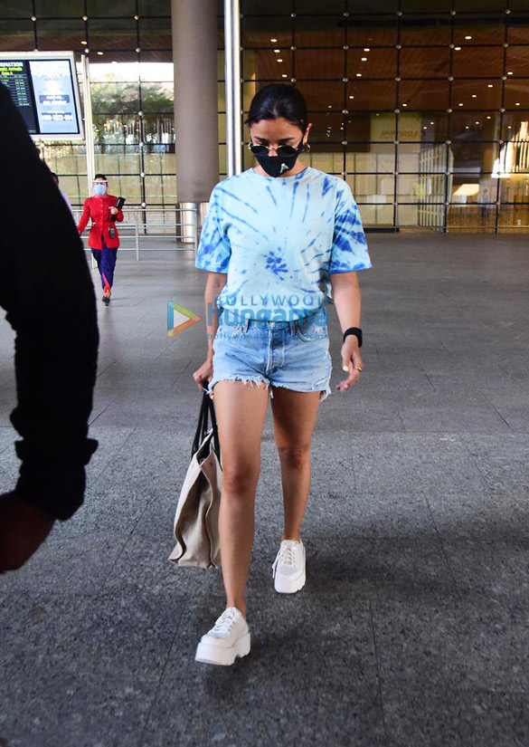 Photos: John Abraham, Sidharth Malhotra, Alia Bhatt and others snapped at the airport